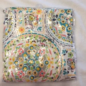 Cynthia Rowley ( shower 🚿 curtain)